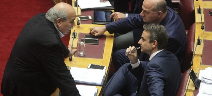 Πρόταση μομφής κατά του Βούτση σκέφτεται να καταθέσει η ΝΔ!